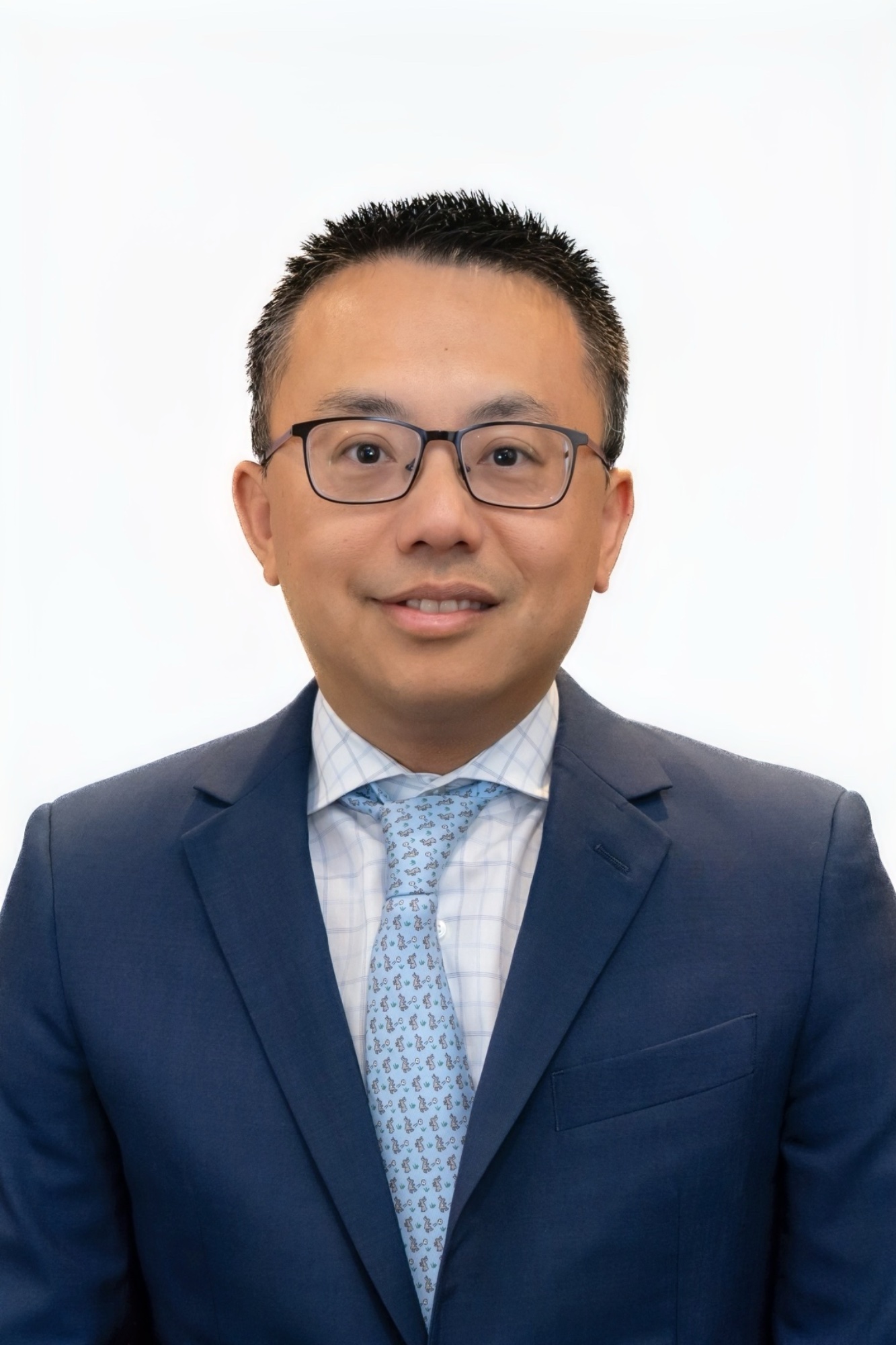 Dr. Kevin Han, MD, double board-certified hand and wrist surgeon in Scottsdale, Arizona